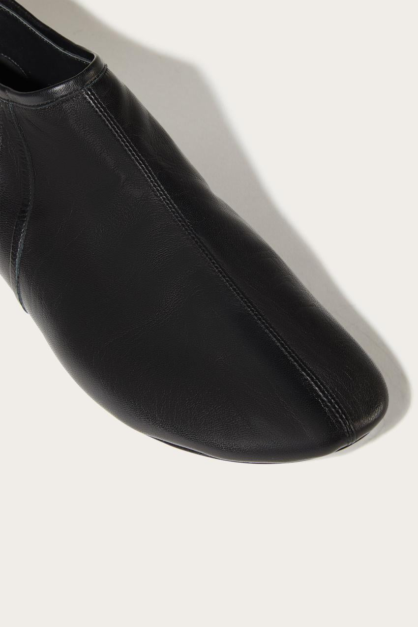 PUCCI Leather Flat Shoes | Women Shoes